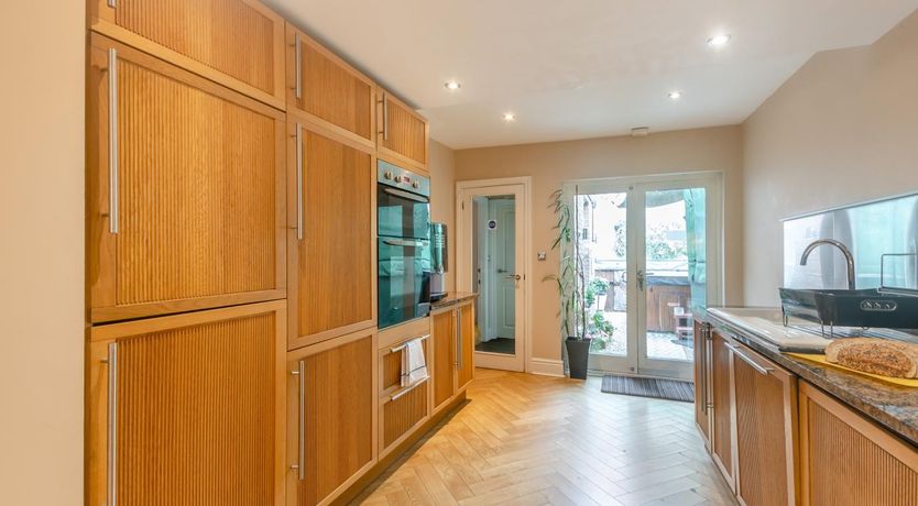 Photo of 6 Bed in Chester