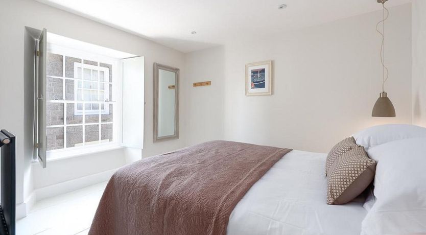 Photo of 2 Bed in Mousehole