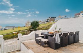 Photo of 6-bed-in-bude-3