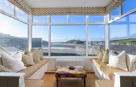 Photo of 5-bed-in-porth