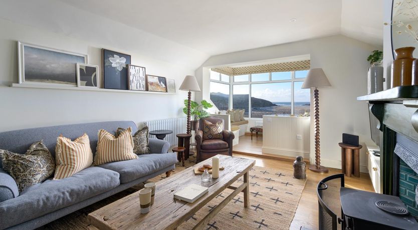 Photo of 5 Bed in Porth
