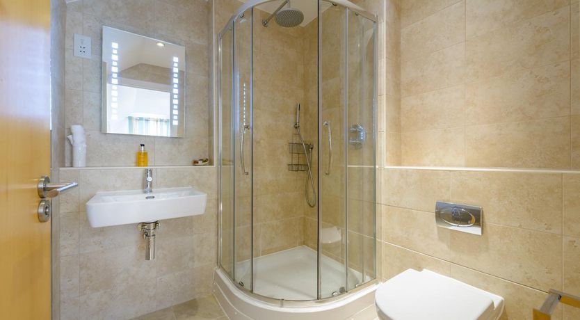 Photo of 2 Bed in Porth