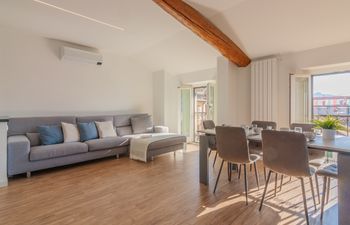 Varenna Through Glass Holiday Home