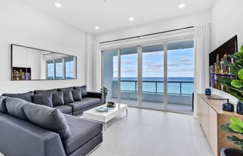 Collins and the Sea Holiday Home