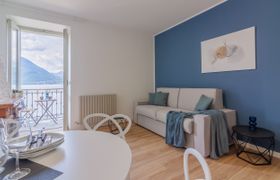 Photo of como-on-your-doorstep