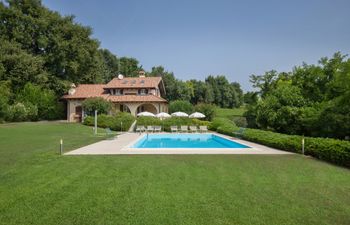 Bardolino Afternoons Holiday Home
