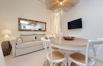 Navona After Dark Holiday Home
