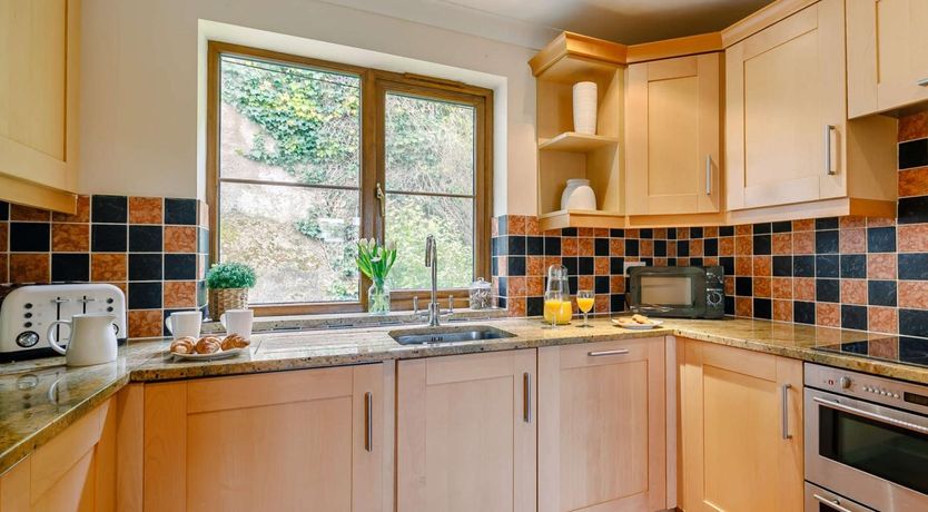 Photo of 4 Bed in Redruth