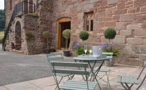 Photo of 5 Bed in Ross-on-wye