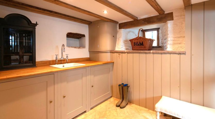 Photo of 5 Bed in Grosmont