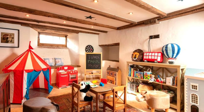 Photo of 5 Bed in Grosmont