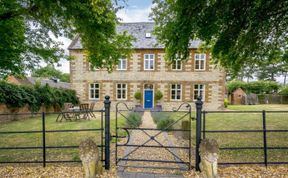 Photo of 7 Bed in Shipston On Stour