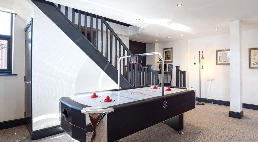 Photo of 5 Bed in Driffield