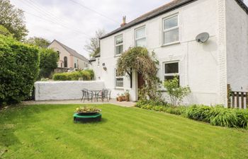 Angarrack Farmhouse Holiday Home