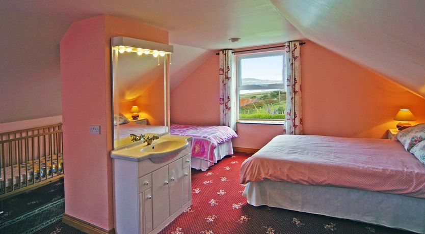 Photo of 5 Bed in Waterville
