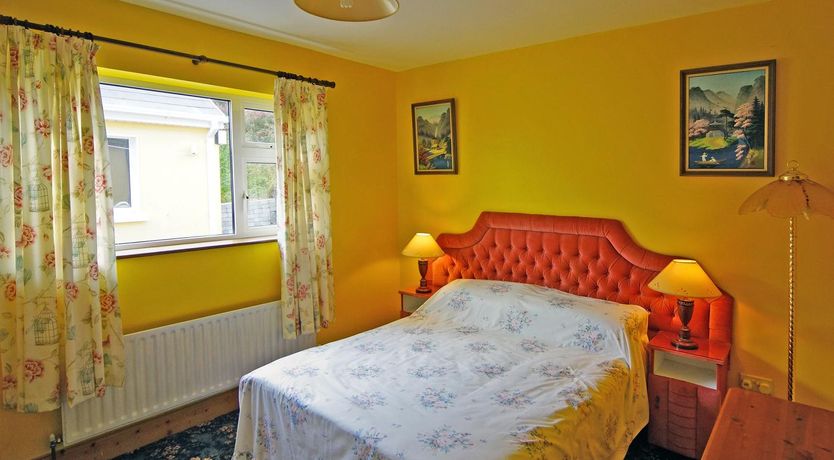 Photo of 5 Bed in Waterville