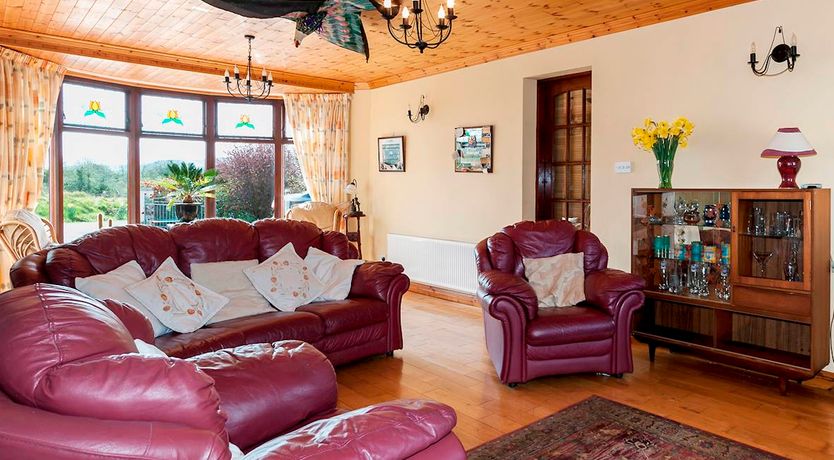 Photo of 3 Bed in Riverstown