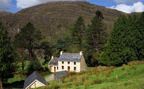 Photo of 4 Bed in Adrigole