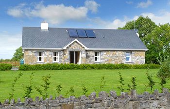 4 Bed in Strokestown Holiday Home