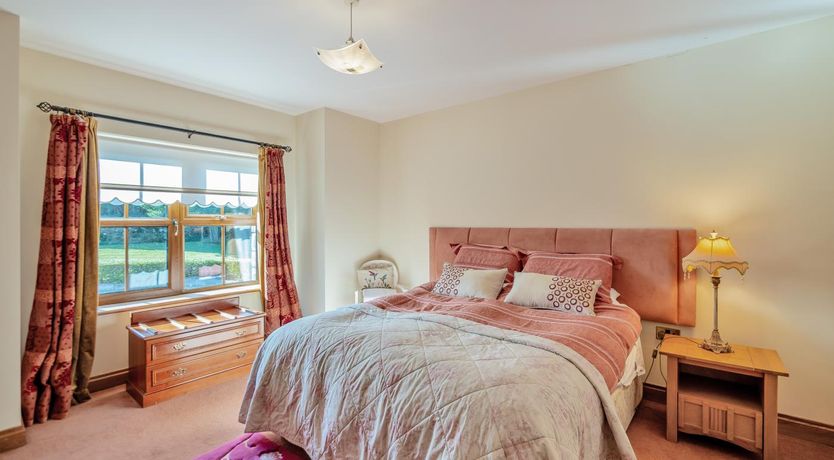 Photo of 5 Bed in Omeath