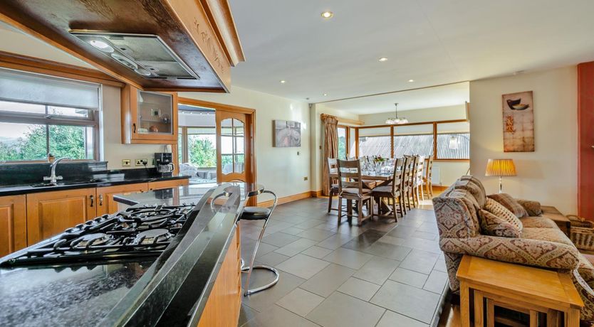 Photo of 5 Bed in Omeath