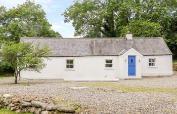 The Old White Cottage Holiday Home