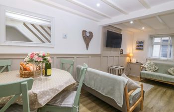 27 Kingshead Street Holiday Home