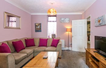 4 Trafalgar Square Holiday Home