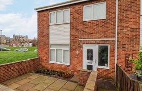 Photo of 34-fountain-close