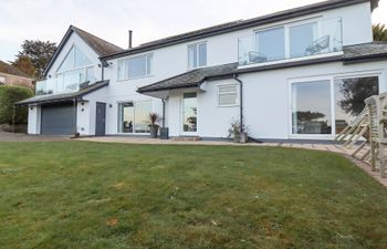 Treetops Holiday Home