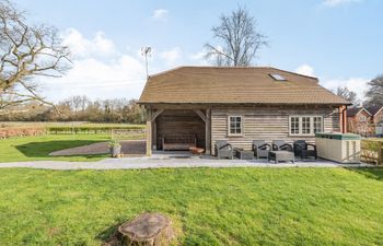 Red Kite Cottage Holiday Home