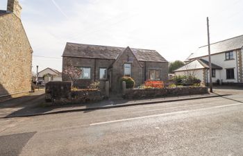 The Old School Holiday Home