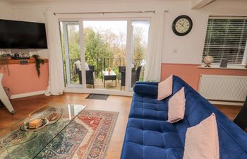 Lake View Holiday Home