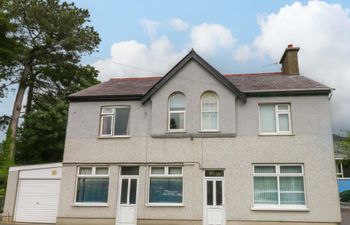 Y Berth Holiday Home