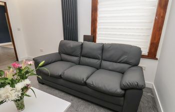 Frankie’s Seaview 2 Holiday Home