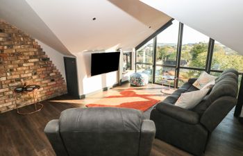 11 Brython Place Holiday Home