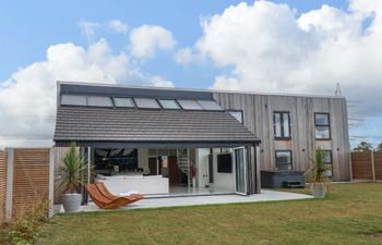 Meadow View Holiday Home