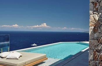 Coast & Cove Holiday Home