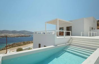 Azure Cliffs, Paros Holiday Home