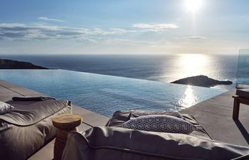 Crystalline Isle Holiday Home