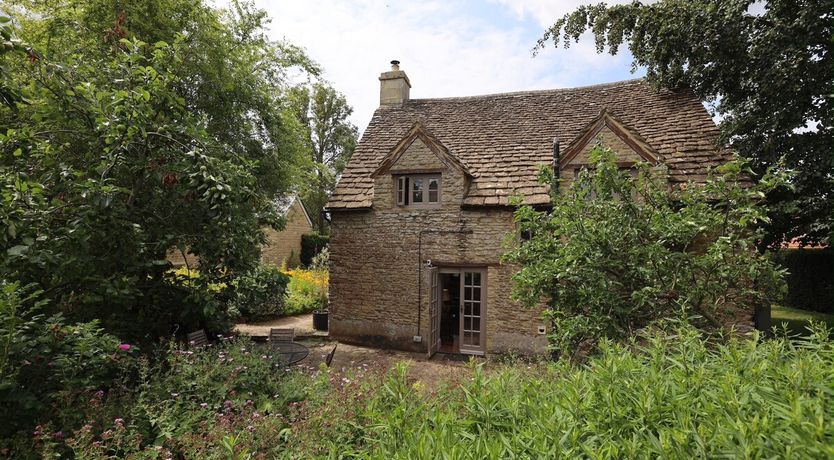 Photo of The Wraxhall Rose