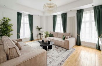 Elegant Mayfair Holiday Home