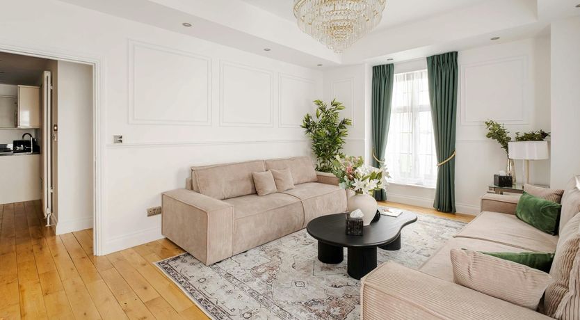 Photo of Elegant Mayfair