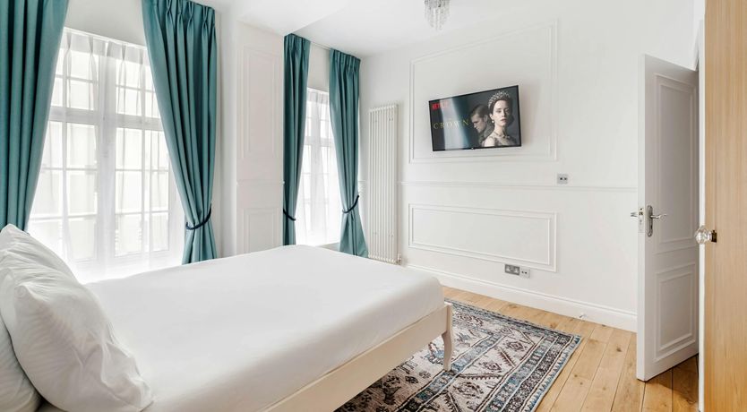 Photo of Elegant Mayfair