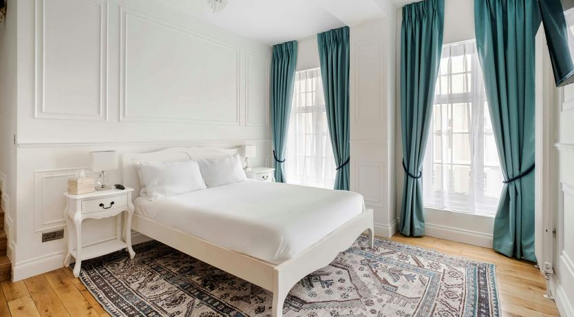 Photo of Elegant Mayfair