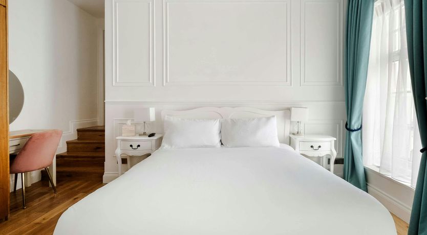 Photo of Elegant Mayfair