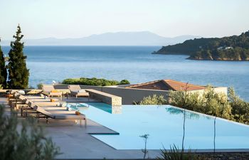 Ancient Moonlight Holiday Home