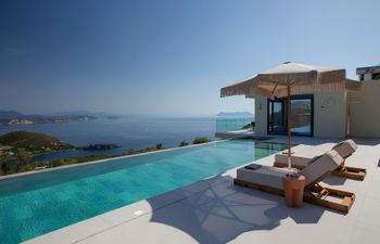 Emerald Crest Holiday Home