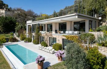 Azure Amour Holiday Home
