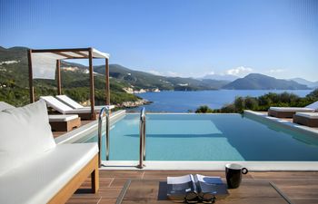 Azure Edge Holiday Home
